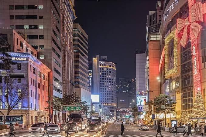 Evening street scene in Myeongdong, Seoul